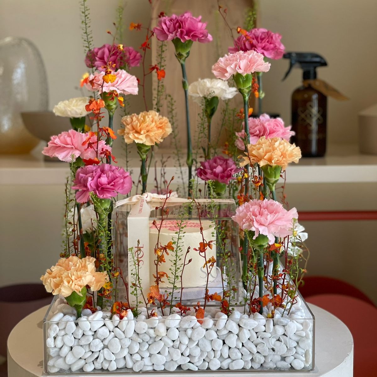 Multi color cake tray